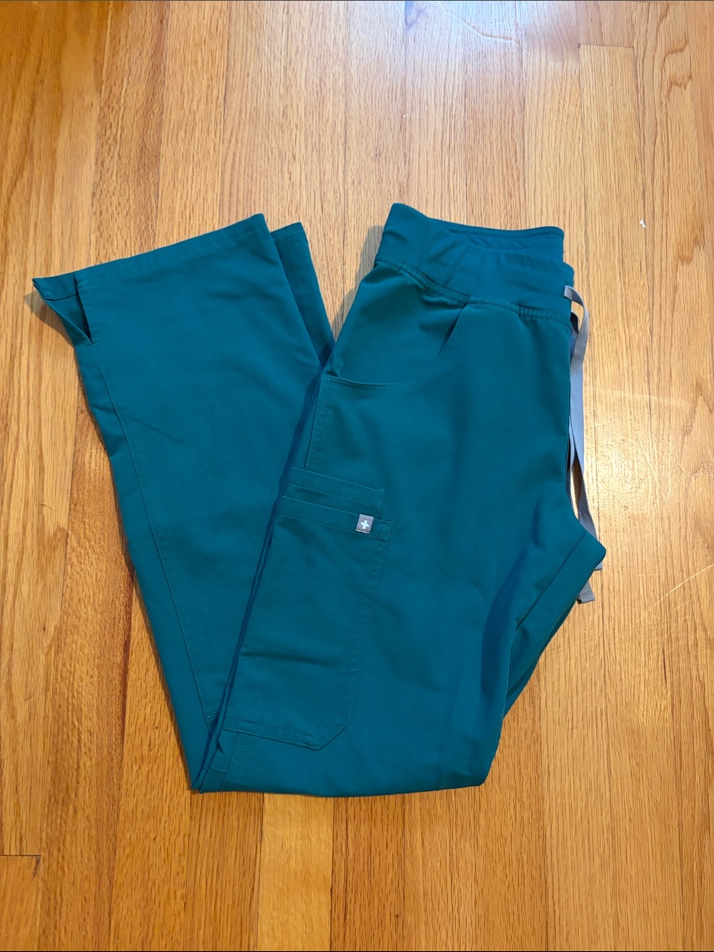 Women’s Figs Scrub Pants. Teal/green, size XS